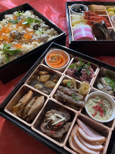 才武給食が挑戦した「牡蠣が主役のおせち料理」