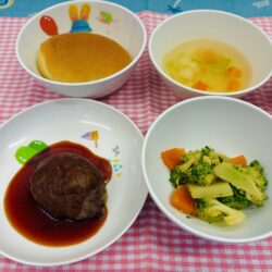 ＊手作りハンバーグ＊