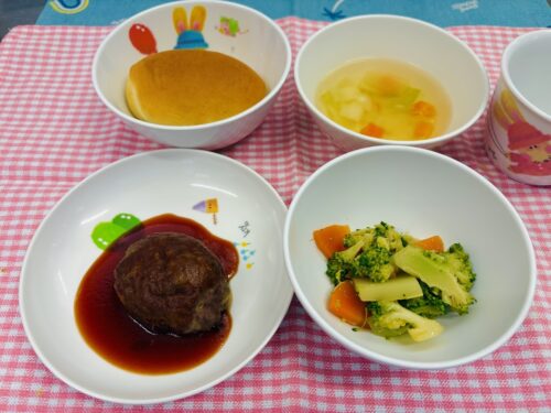 ＊手作りハンバーグ＊
